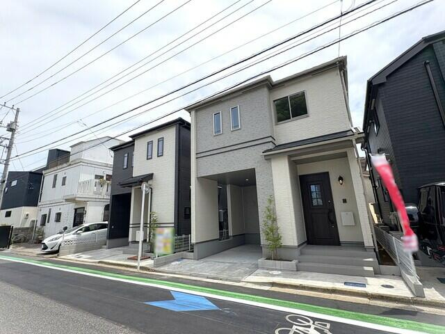 船橋市習志野台８丁目１９０５番の前面道路含む現地写真|A号棟側からの撮影。