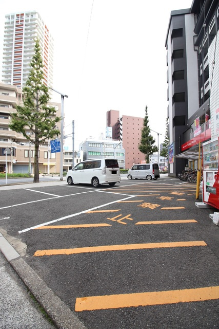 フェルト７３０ の駐車場