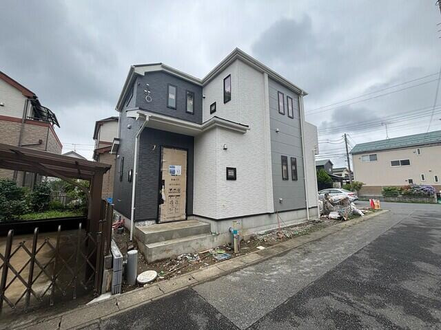 松戸市栄町西５丁目１２９６番の前面道路含む現地写真