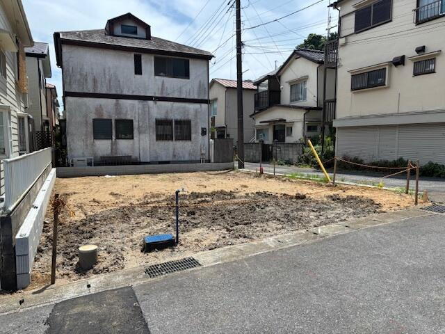 松戸市上本郷１４７５番の前面道路含む現地写真