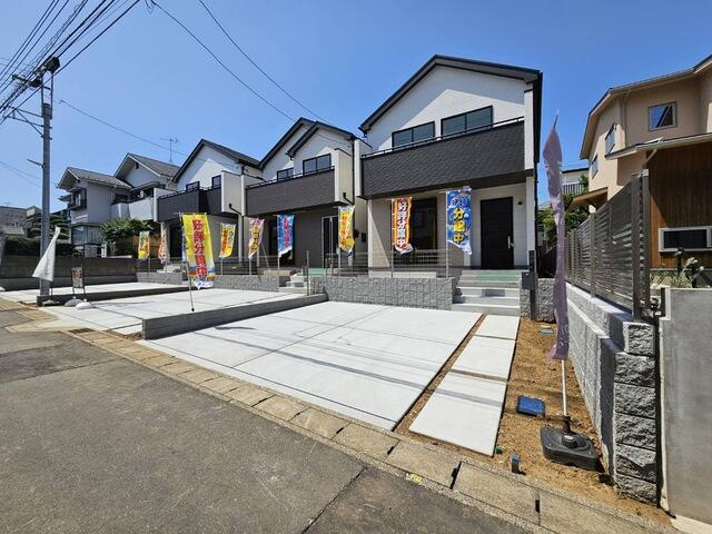 松戸市秋山３８９番の前面道路含む現地写真