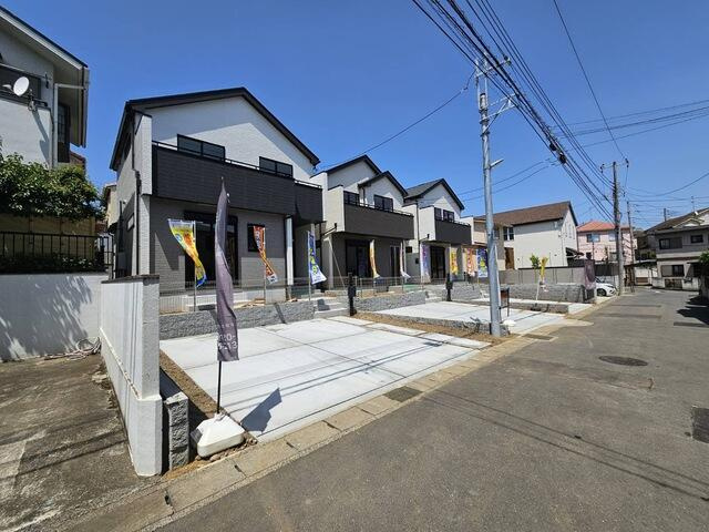 松戸市秋山３８９番の前面道路含む現地写真