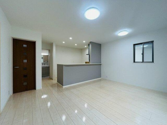 松戸市六実３丁目１１－１の居間・リビング