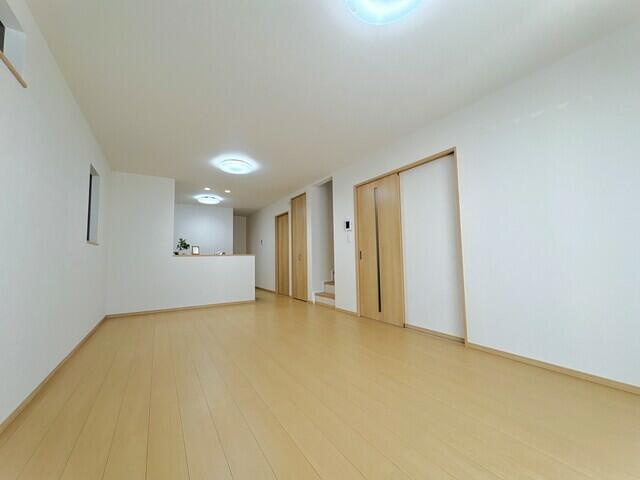 松戸市和名ヶ谷５８２番１の居間・リビング