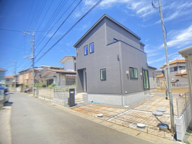 松戸市根木内２５－１期の前面道路含む現地写真|前面道路側からの外観