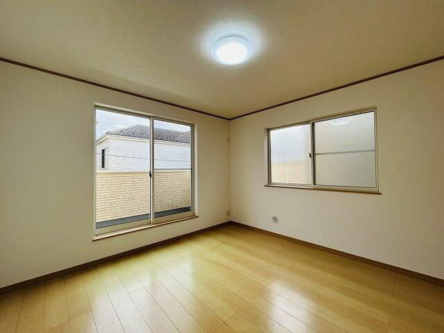 松戸市中和倉３１２－２の洋室