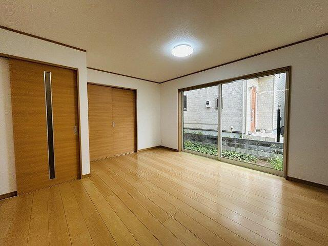 松戸市中和倉３１２－２の洋室