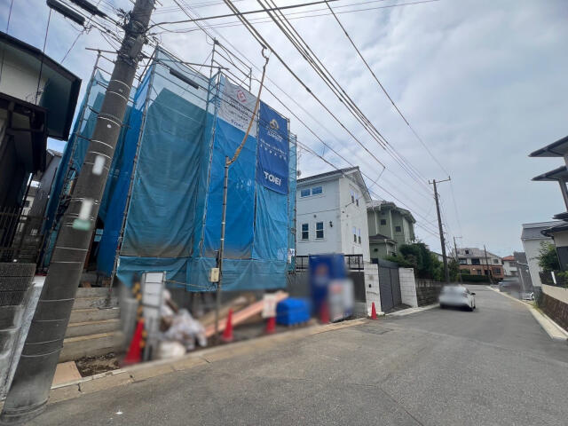 ブルーミングガーデン　松戸市中金杉１丁目１棟／１期１号棟の前面道路含む現地写真|2026年7月31日撮影