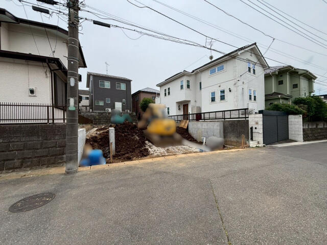 ブルーミングガーデン　松戸市中金杉１丁目１棟／１期１号棟の前面道路含む現地写真|2026年6月14日撮影