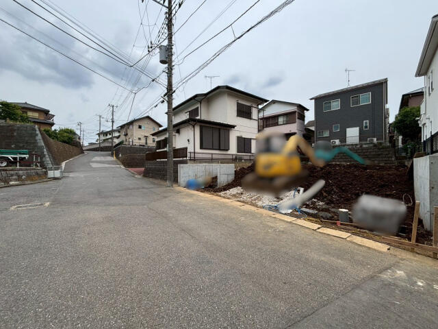 ブルーミングガーデン　松戸市中金杉１丁目１棟／１期１号棟の前面道路含む現地写真|2026年6月14日撮影