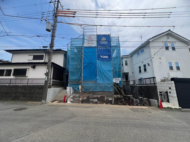 ブルーミングガーデン　松戸市中金杉１丁目１棟／１期１号棟の前面道路含む現地写真|2026年7月31日撮影
