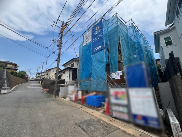 ブルーミングガーデン　松戸市中金杉１丁目１棟／１期１号棟の前面道路含む現地写真|2026年7月31日撮影