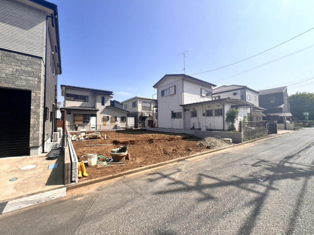 ブルーミングガーデン　柏市南逆井６丁目１棟／１期１号棟の前面道路含む現地写真|販売現地