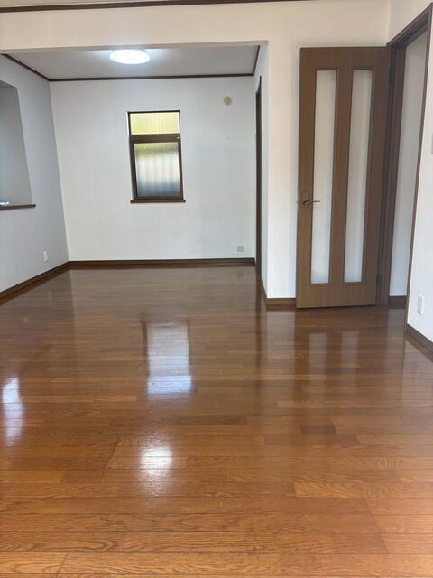 千葉県柏市花野井中古戸建の居間・リビング