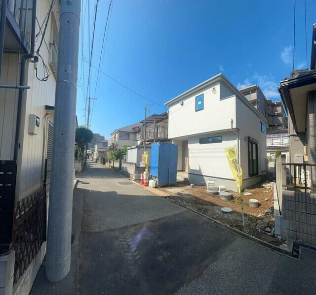 鎌ケ谷市南初富６丁目０１期の前面道路含む現地写真