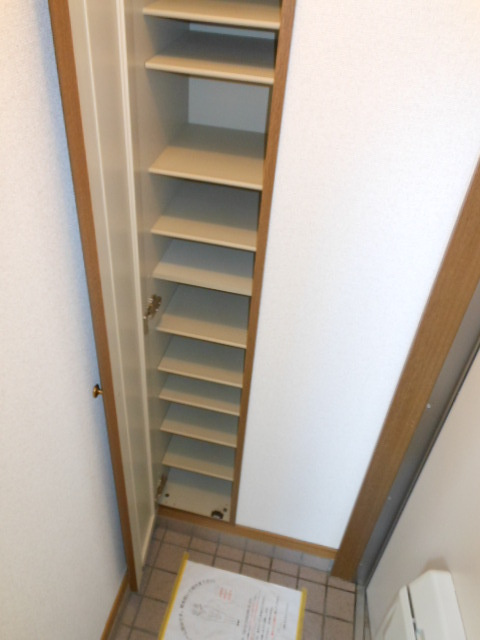 リヴェール新小岩の収納|シューズBOX