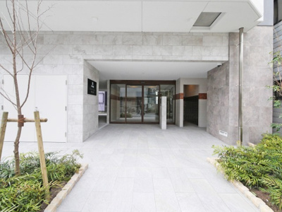 【エントランス】 | クローバー・グランツ弁天町 | 落ち着いたエントランスです
