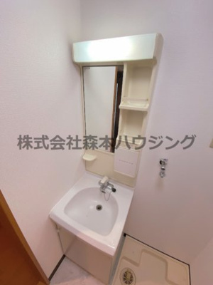 【独立洗面台】 | 　ボナールシュエット | ※同タイプ別室の写真を使用しています。
　設備内容や色調など相違がある場合は実際のお部屋の現状優先となります。