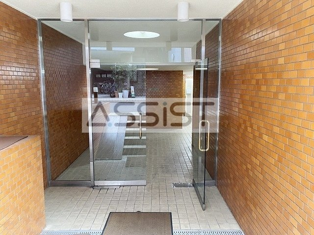 池田山ガーデンハイツのエントランス