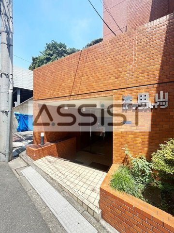 池田山ガーデンハイツのエントランス