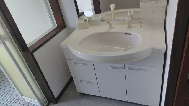 BOXK-81の独立洗面台|朝の身支度には欠かせない独立洗面化粧台