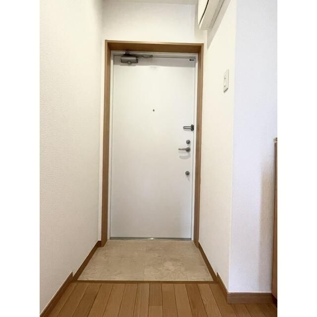 クオーレプロバンス本所の玄関