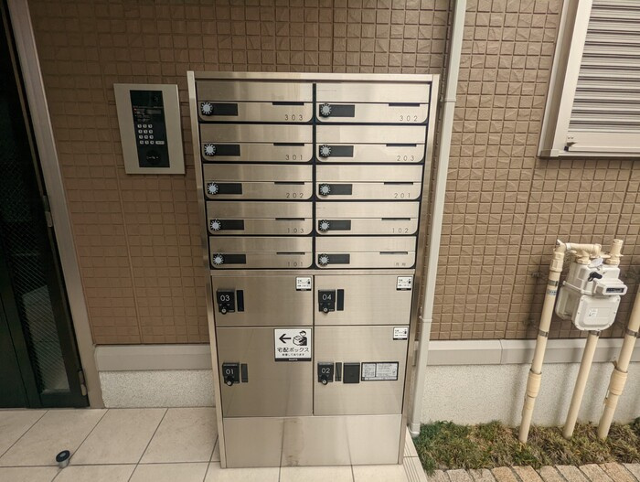 セレーノ古新のエントランス