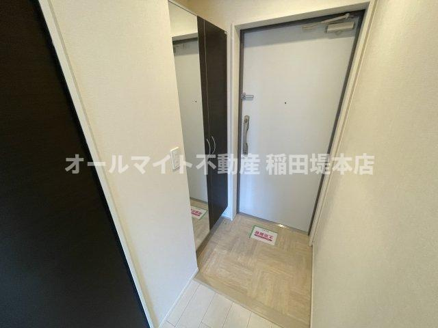 多摩市鶴牧１丁目の賃貸マンションの玄関