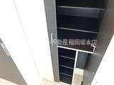 多摩市鶴牧１丁目の賃貸マンションの玄関