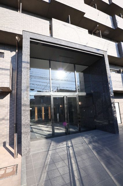 ルーブル川崎上平間弐番館のエントランス