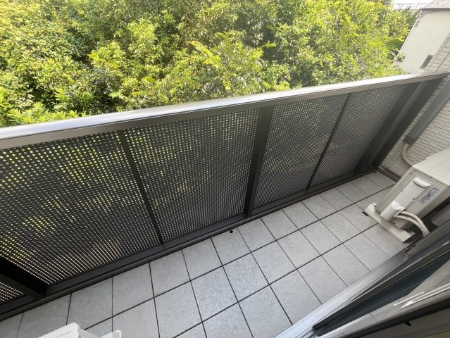Laplace　ｆのバルコニー
