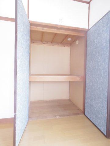小山台エレガントハウスの収納
