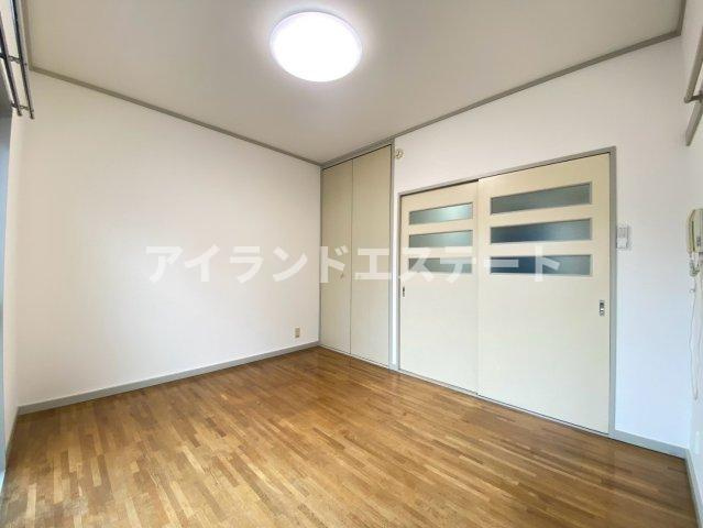 カスタム桜新町　ペット相談　駅近5分　シャワールームの居間・リビング