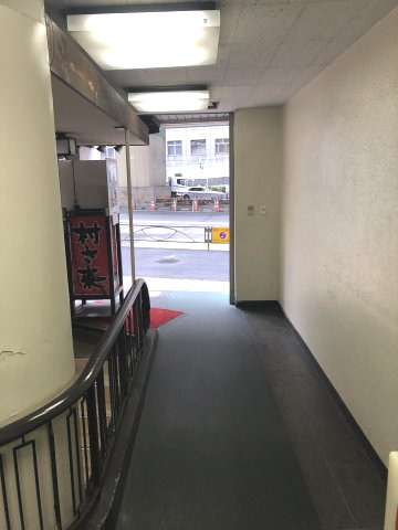 渋谷新生ビルのエントランス
