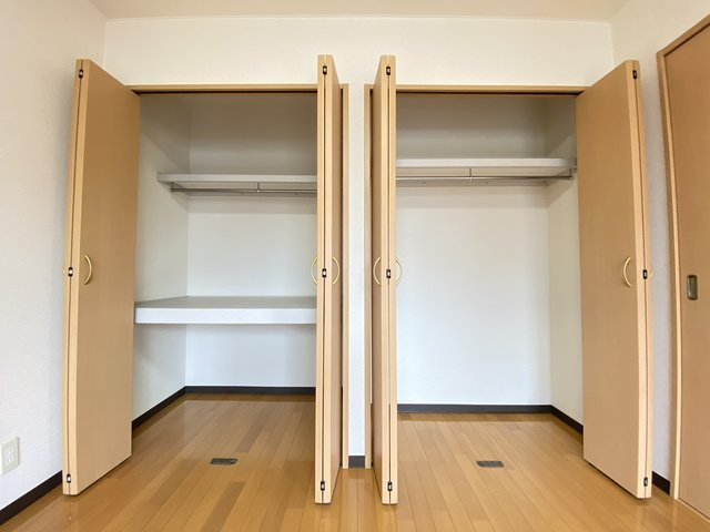 ディアコートの収納|同物件他居室の写真です