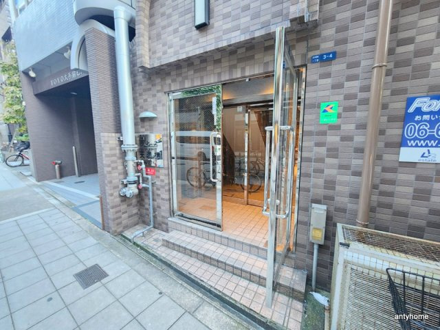 ラピス天満橋　仲介手数料無料のエントランス
