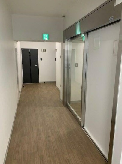 山手杉並ビルのエントランス