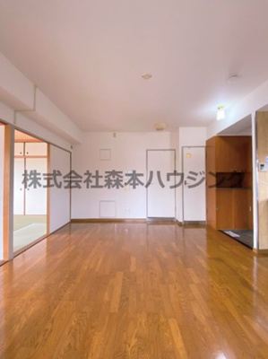 【居間・リビング】 | 　ジョイフル寝屋川 | 使いやすいリビングです