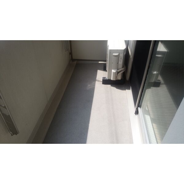 リヴェール綾堀川のバルコニー