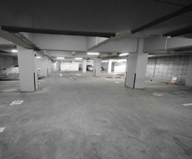 国立市富士見台４丁目の賃貸マンションの駐車場