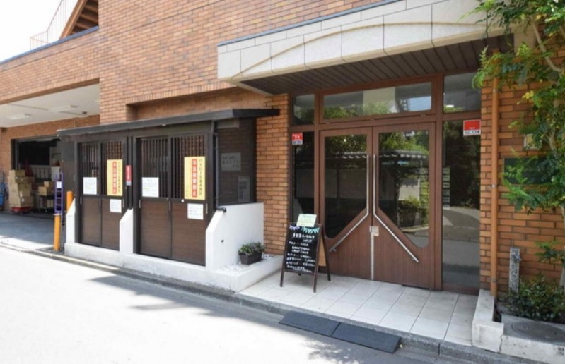 国立市富士見台４丁目の賃貸マンションのエントランス