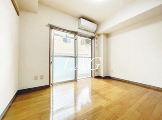 【居間・リビング】 | プラスパ鶴見 | 洋室のお部屋です。