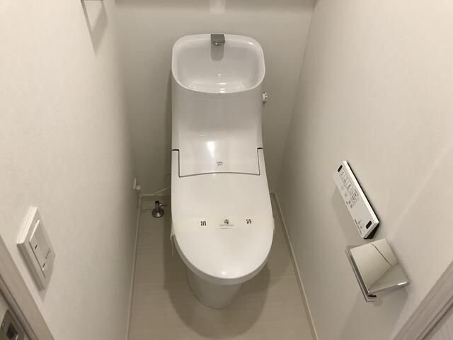 練馬区平和台２丁目の賃貸マンションのトイレ