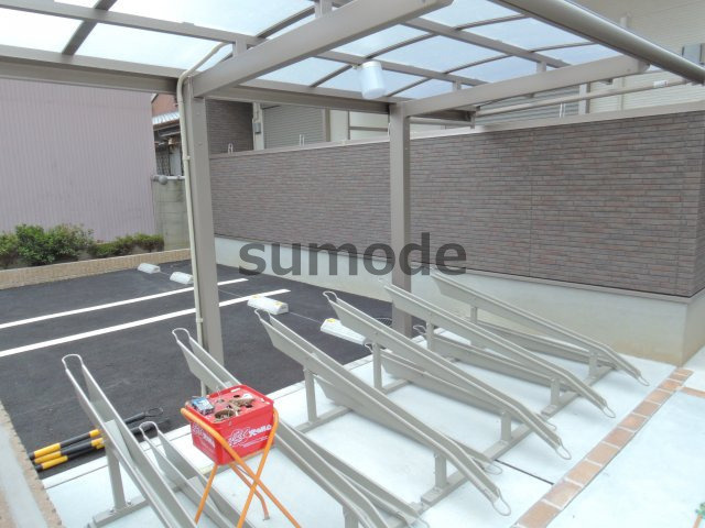 高槻市八幡町のアパートの駐車場