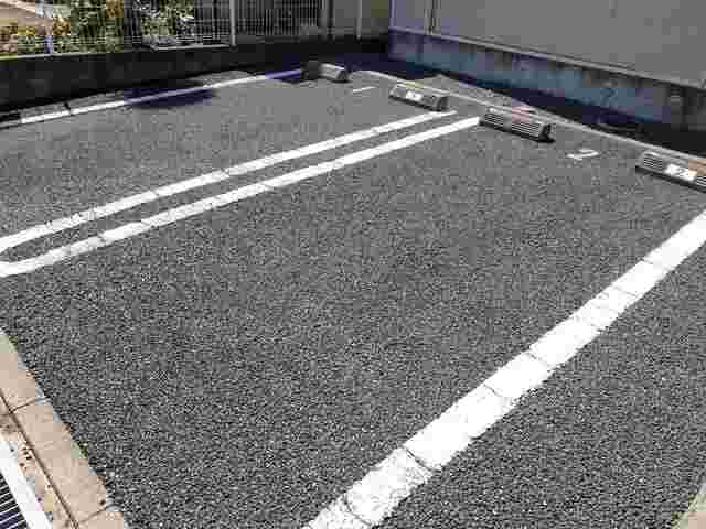 プランドールの駐車場