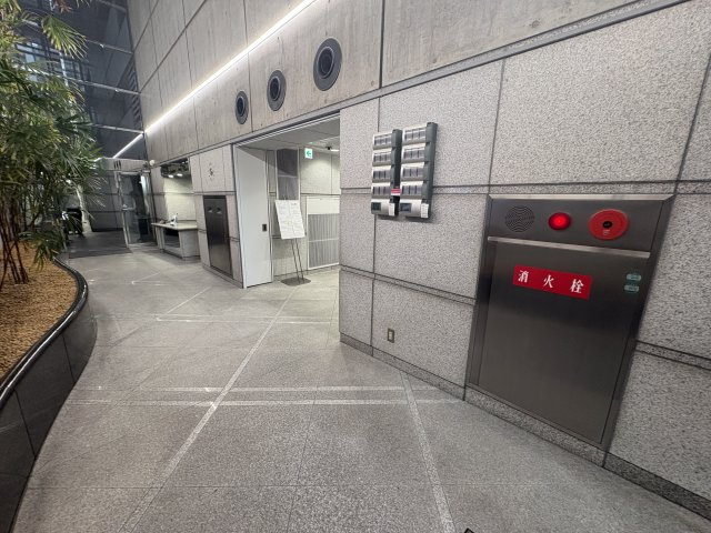 若杉センタービル本館のロビー