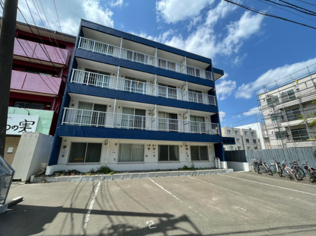 クリスタル村川