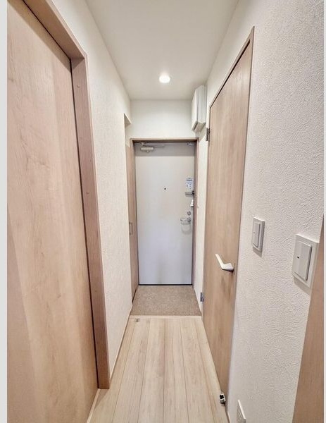 河原町レジデンスB棟の玄関