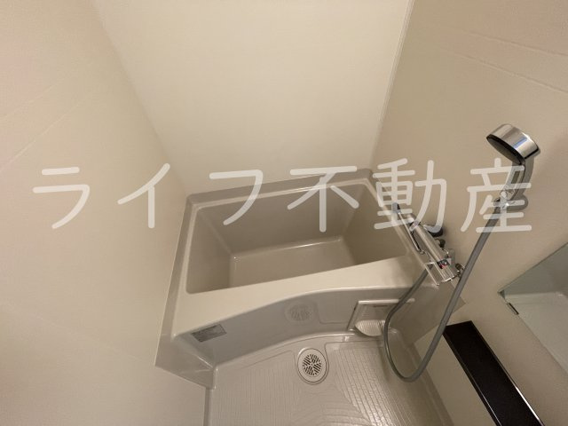 アドバンス大阪リーヴァの浴室|コンパクトで使いやすいお風呂です