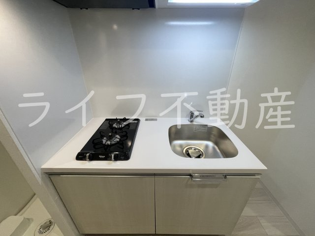 アドバンス大阪リーヴァのキッチン|コンパクトなキッチンで掃除もラクラク